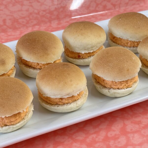 30 tapaditos en mini frica con nuestra deliciosa pasta de ave pimiento